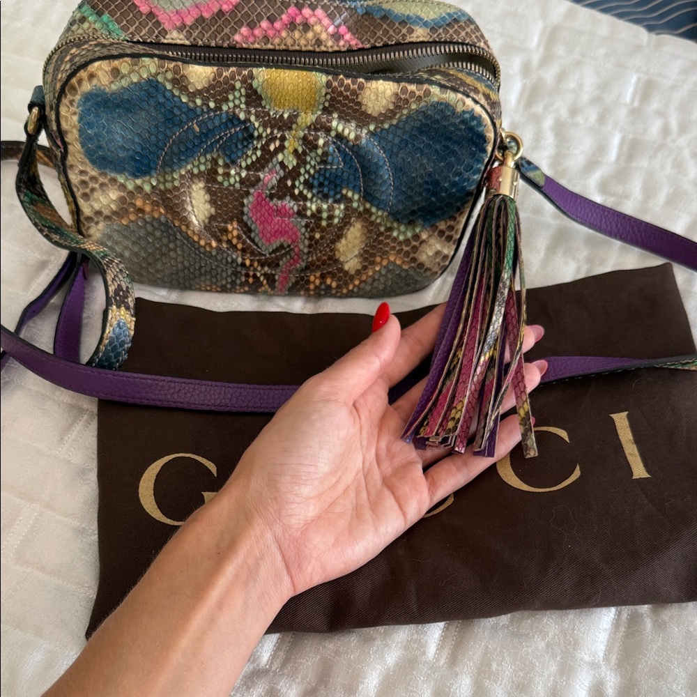 Gucci Vibrant Python Crossbody Bag - image 5